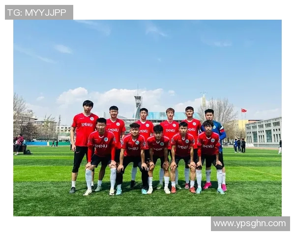 香港足球明星队在宁波展开精彩对决展现足球魅力与团队精神 香港足球明星队在宁波展开精彩对决展现足球魅力与团队精神